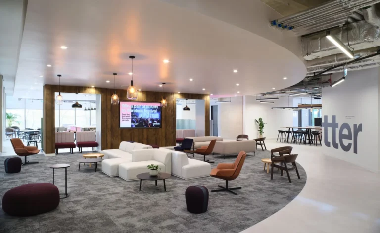 انواع موکت تایل: از اداری تا مسکونی، کدام برای شما مناسب‌تر است؟